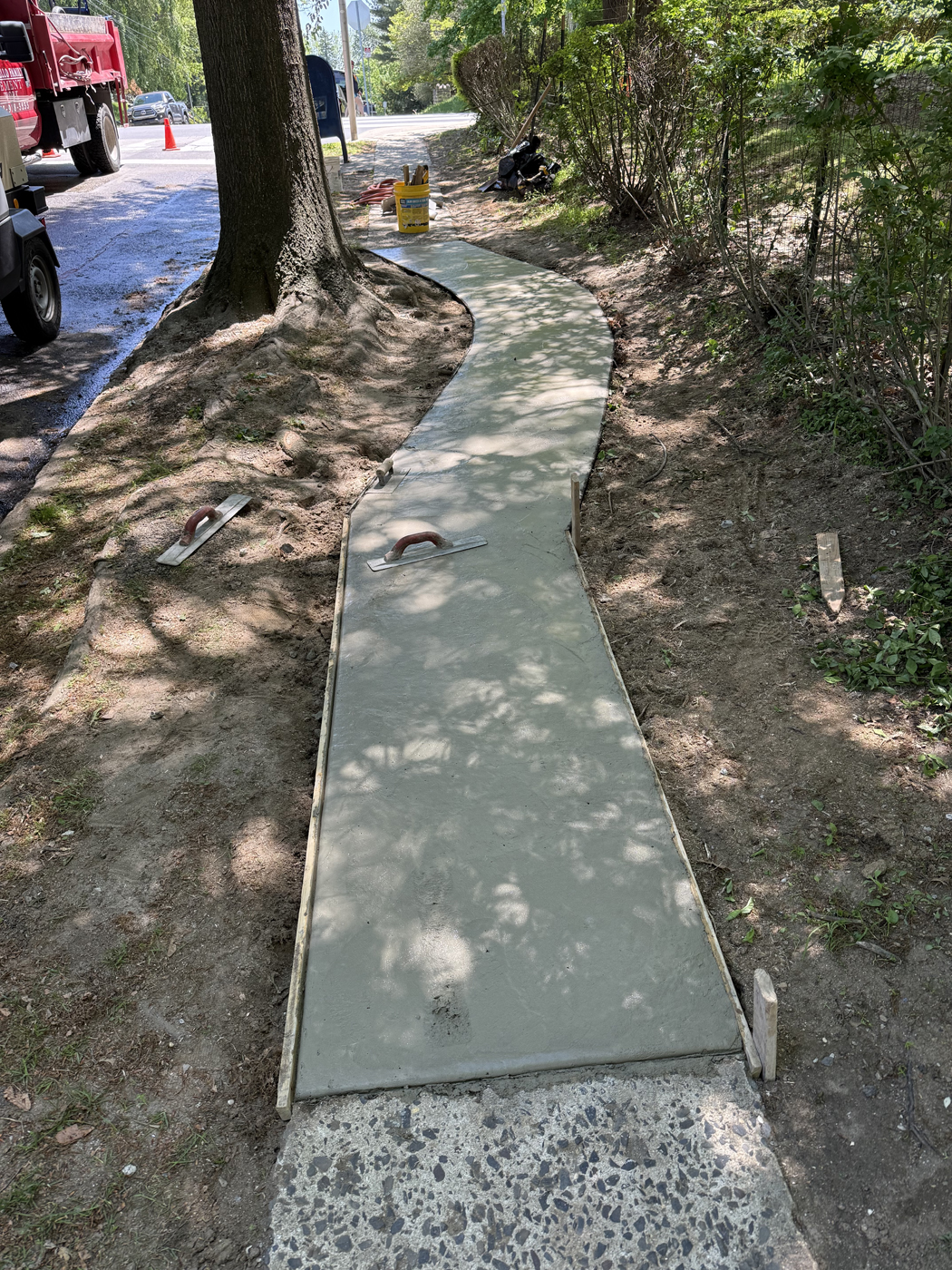 Curved Sidewalk concrete Replacement