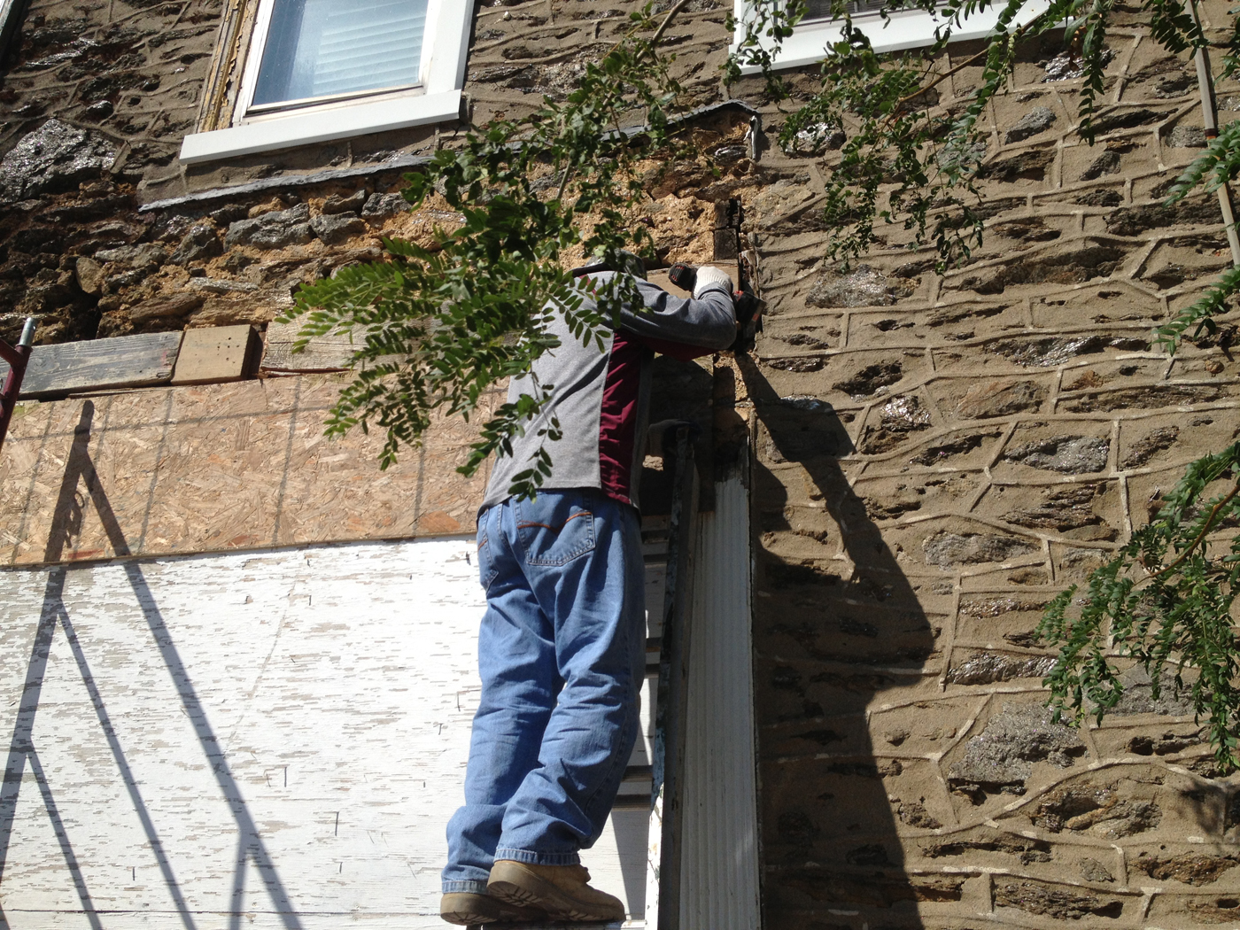 Stone wall patched and repointed in Philadelphia